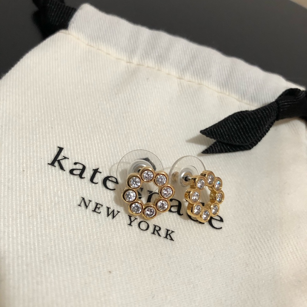 Full circle crystal stud earrings